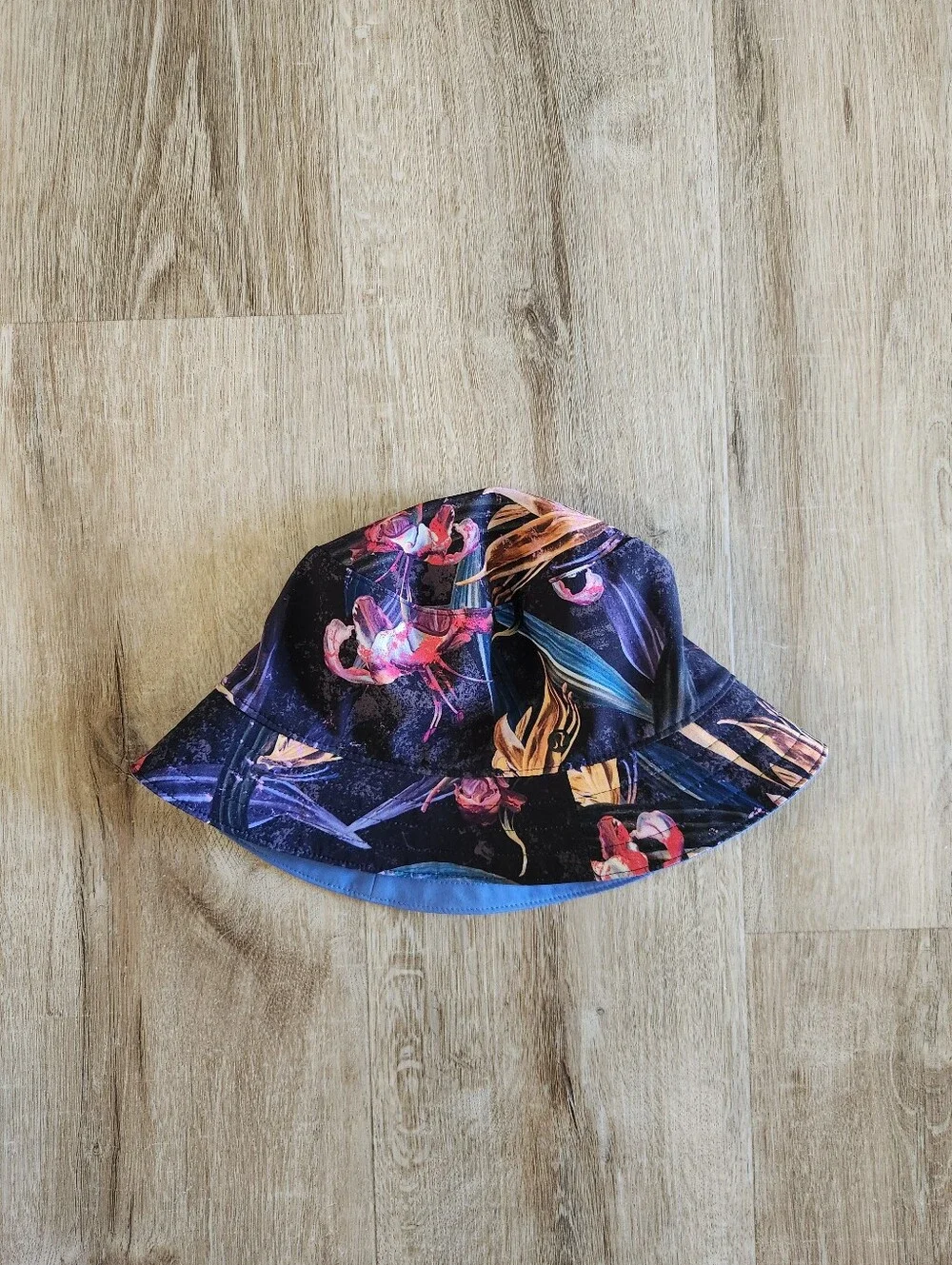 Lululemon Both Ways Reversible Bucket Hat Water Drop Blue & Veiled Floral Black